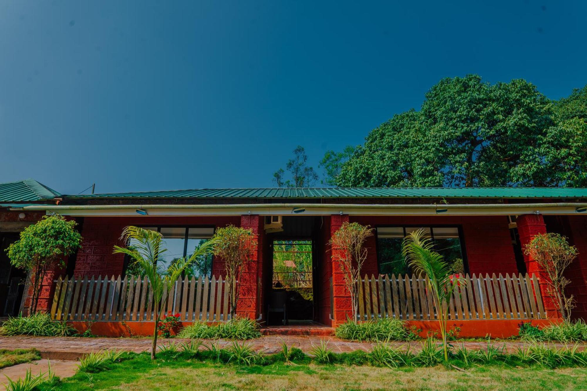 Oakwood Mahabaleshwar Hotel Exterior photo